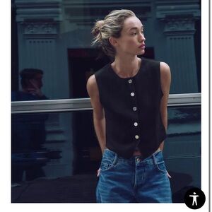 Zara Black Sleeveless Button-Up vest